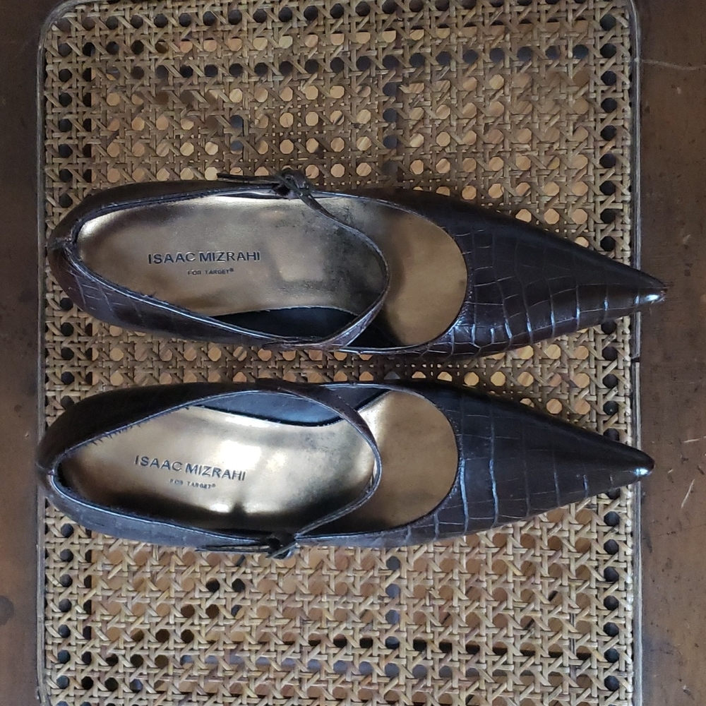 Isaac Mizrahi Maryjane brown pump stilletos